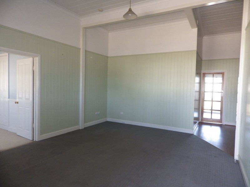 23 William Street, Roma QLD 4455