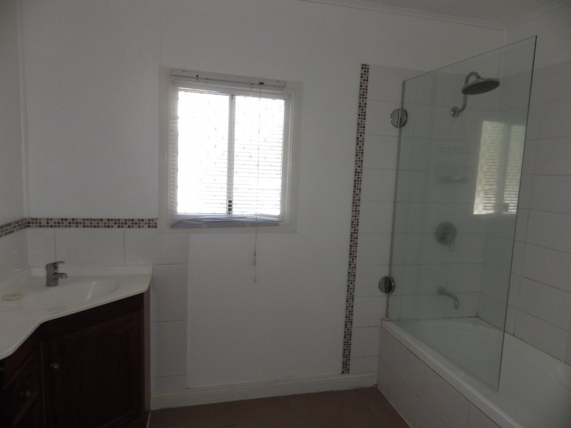 23 William Street, Roma QLD 4455