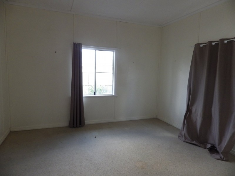 19 Timbury Street, Roma QLD 4455