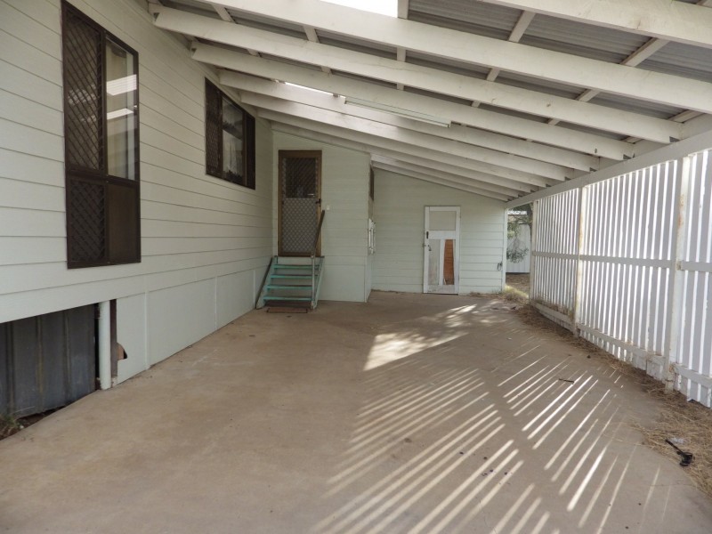 19 Timbury Street, Roma QLD 4455