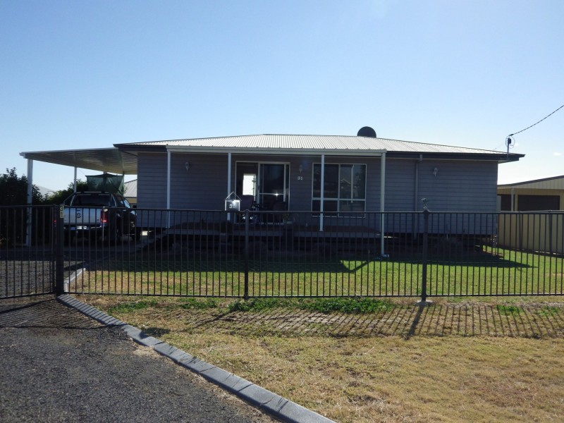 31 Robusta Drive, Roma QLD 4455