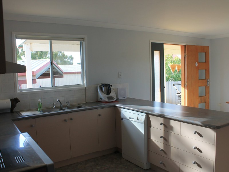 13 Karalee Court, Roma QLD 4455