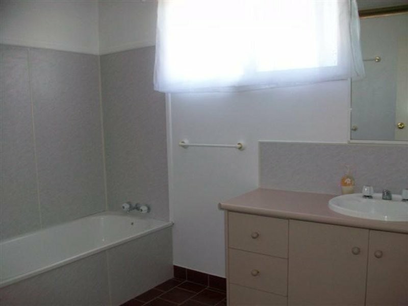 13 Karalee Court, Roma QLD 4455