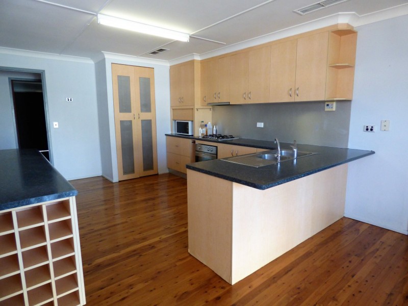 100 Bowen Street, Roma QLD 4455