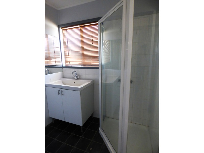 100 Bowen Street, Roma QLD 4455