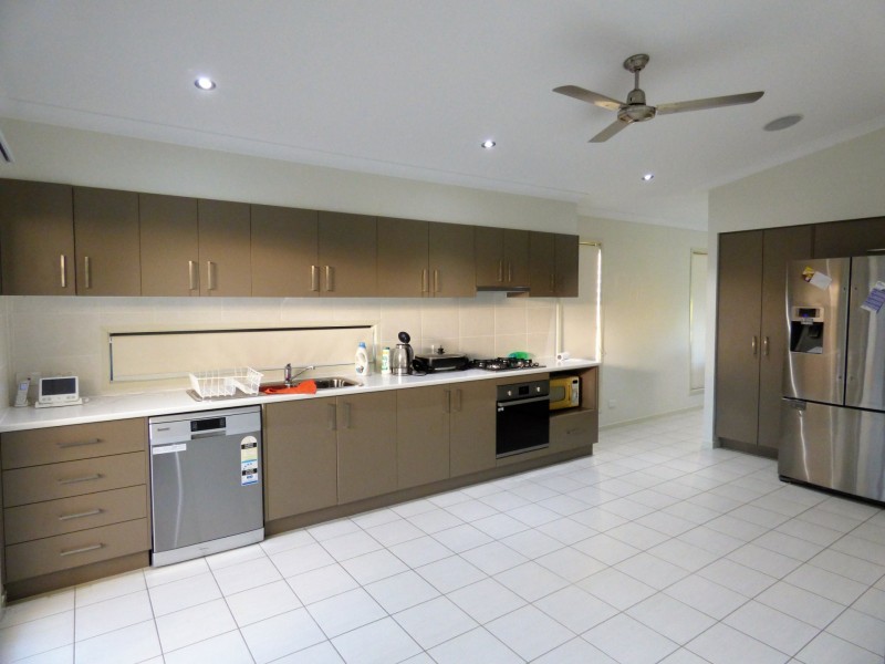 91 Currey Street, Roma QLD 4455