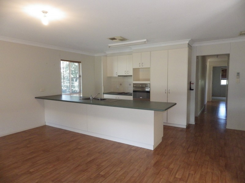 3 Bond Street, Roma QLD 4455