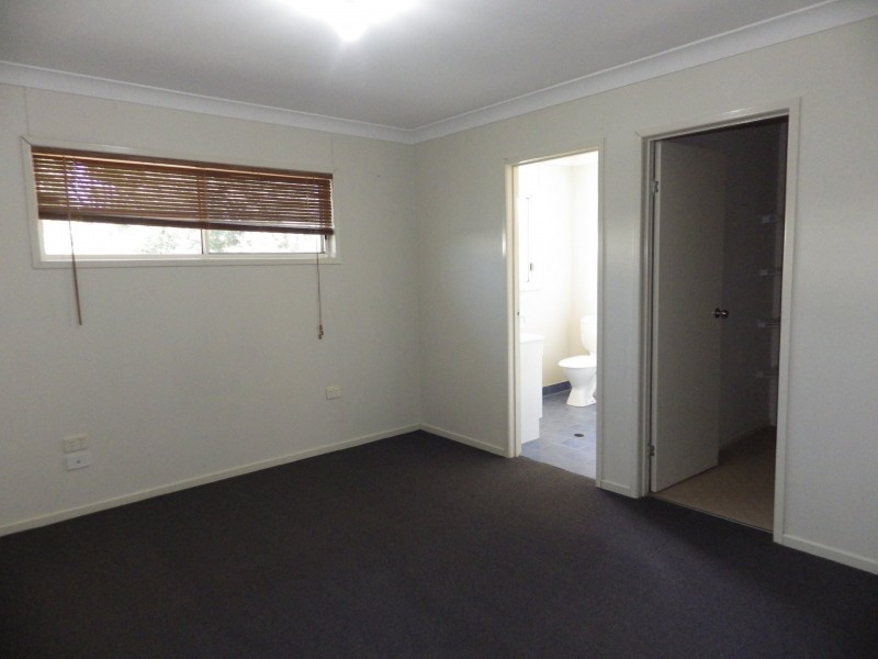 3 Bond Street, Roma QLD 4455