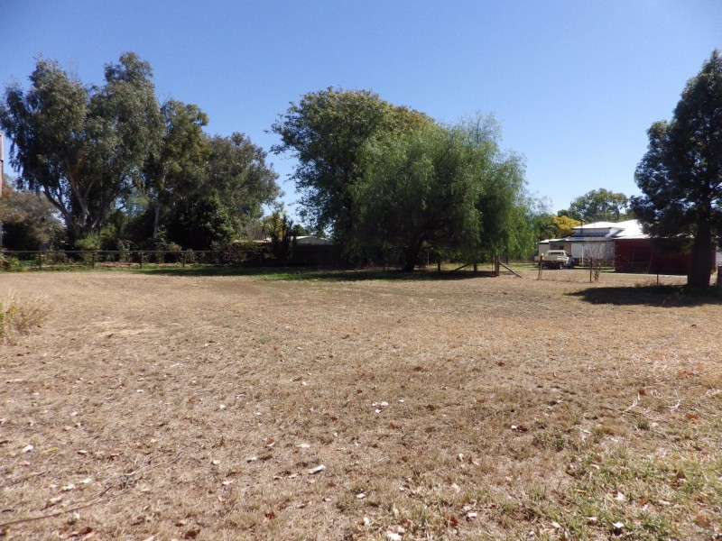 35 William Street, Surat QLD 4417