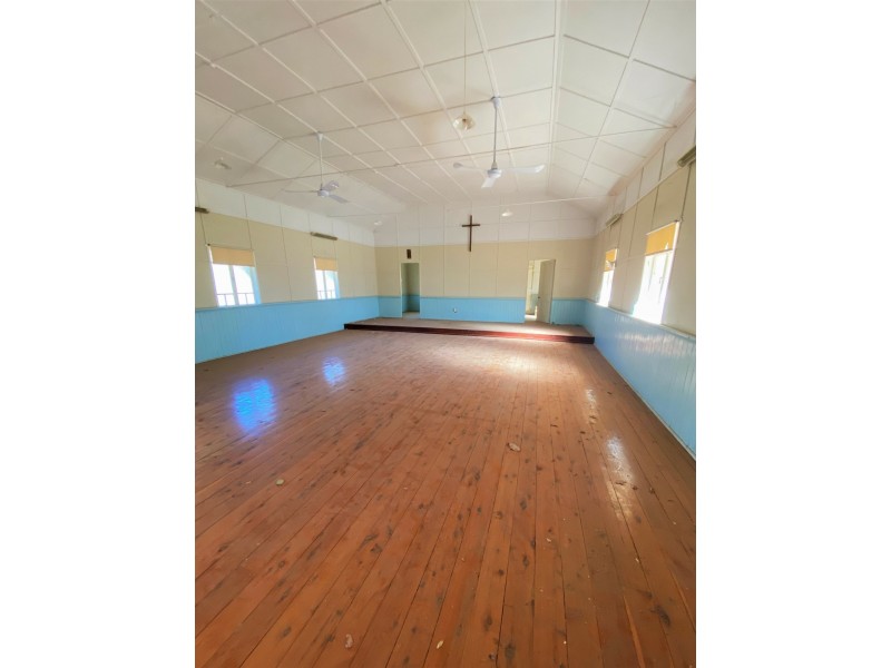 35 William Street, Surat QLD 4417