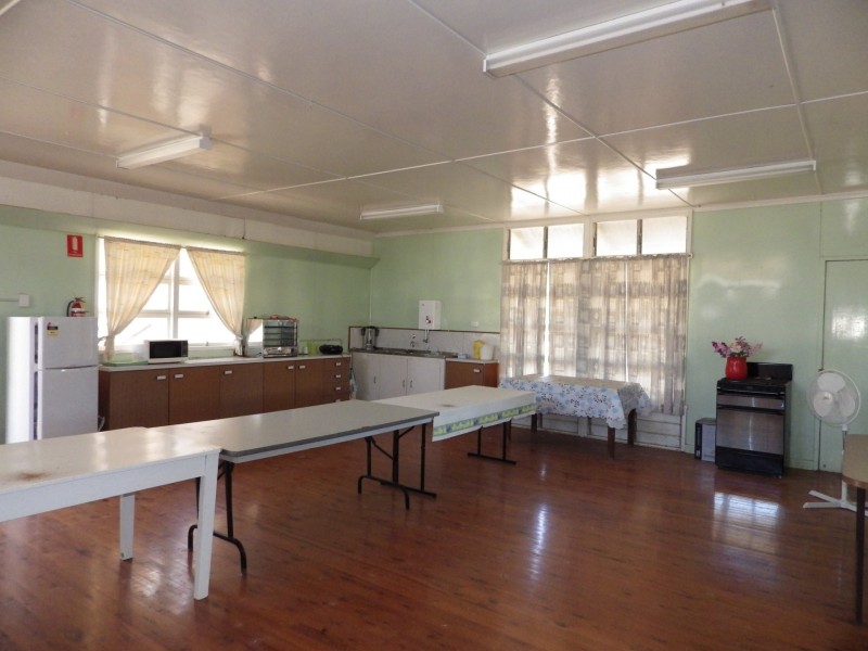 35 William Street, Surat QLD 4417