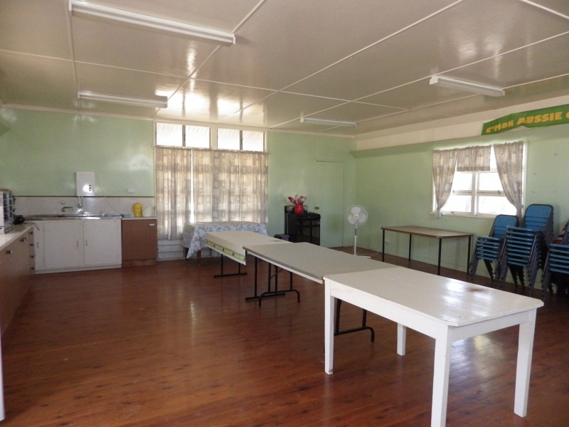 35 William Street, Surat QLD 4417