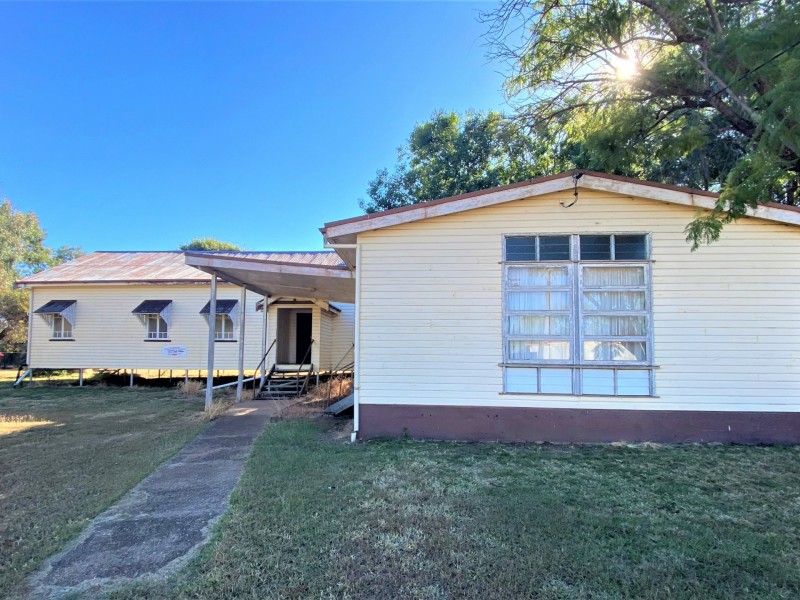 35 William Street, Surat QLD 4417