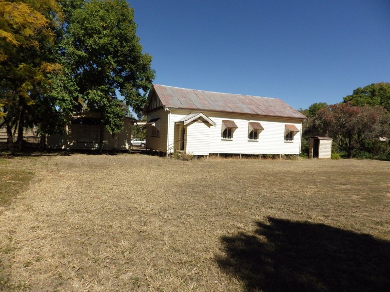 35 William Street, Surat QLD 4417