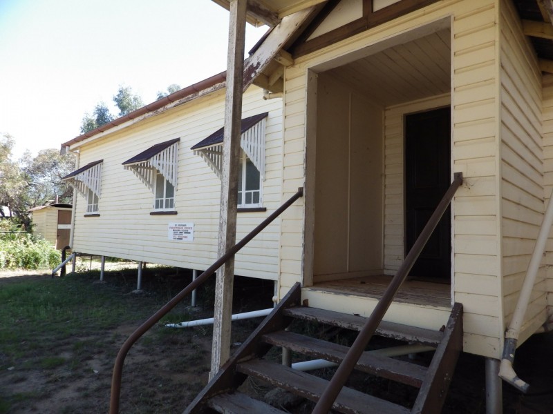 35 William Street, Surat QLD 4417