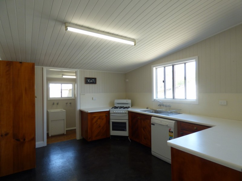 22 Feather Street, Roma QLD 4455