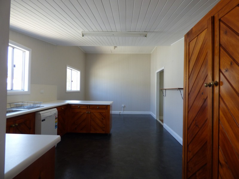 22 Feather Street, Roma QLD 4455
