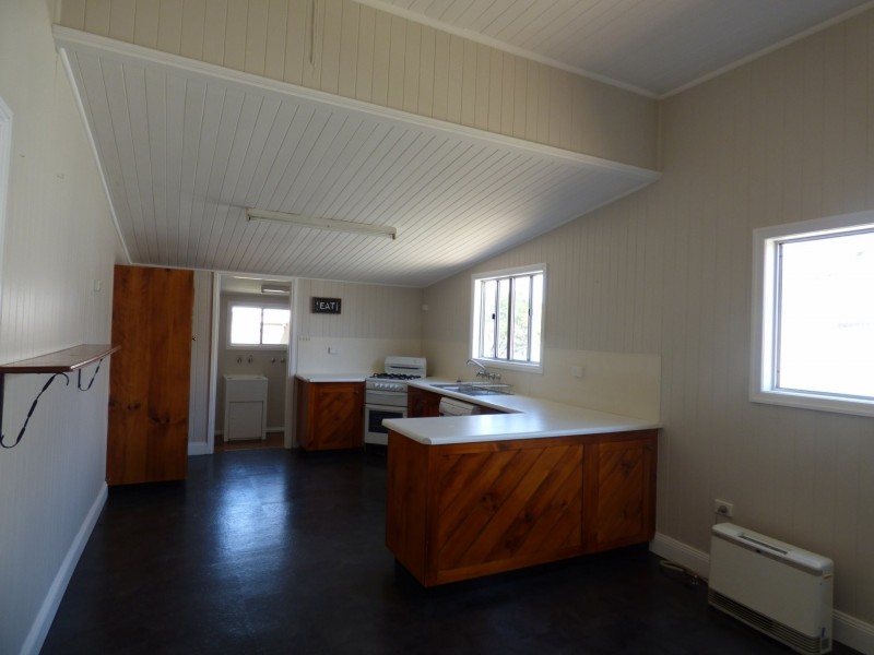 22 Feather Street, Roma QLD 4455
