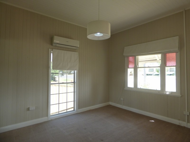 22 Feather Street, Roma QLD 4455