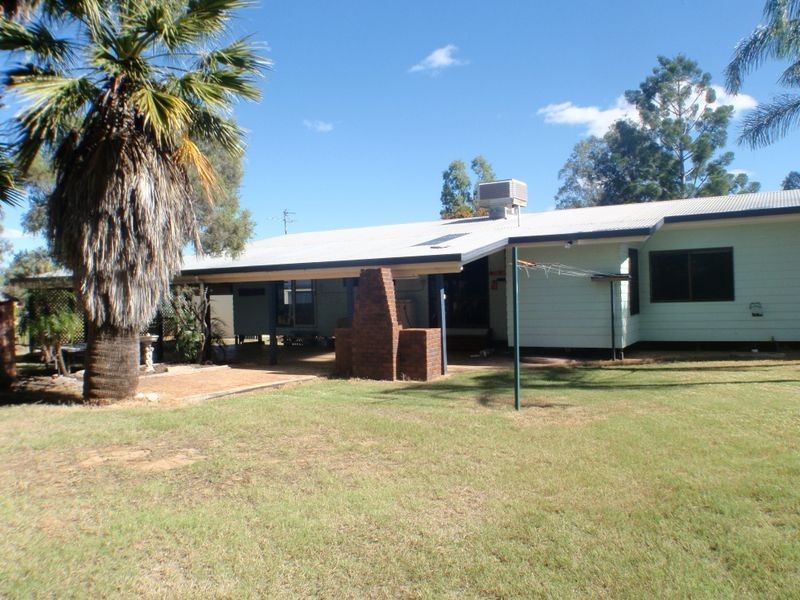 42 Clayton Road, Roma QLD 4455