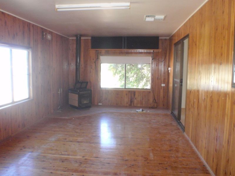 42 Clayton Road, Roma QLD 4455