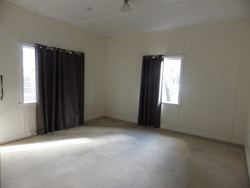 19 Timbury Street, Roma QLD 4455