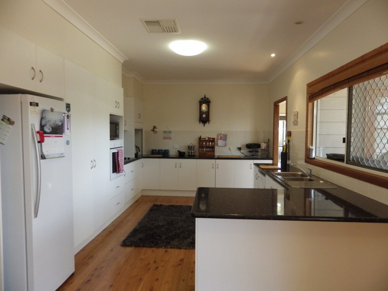 27 Karalee Court, Roma QLD 4455