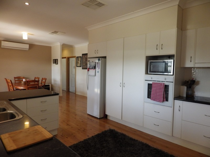 27 Karalee Court, Roma QLD 4455
