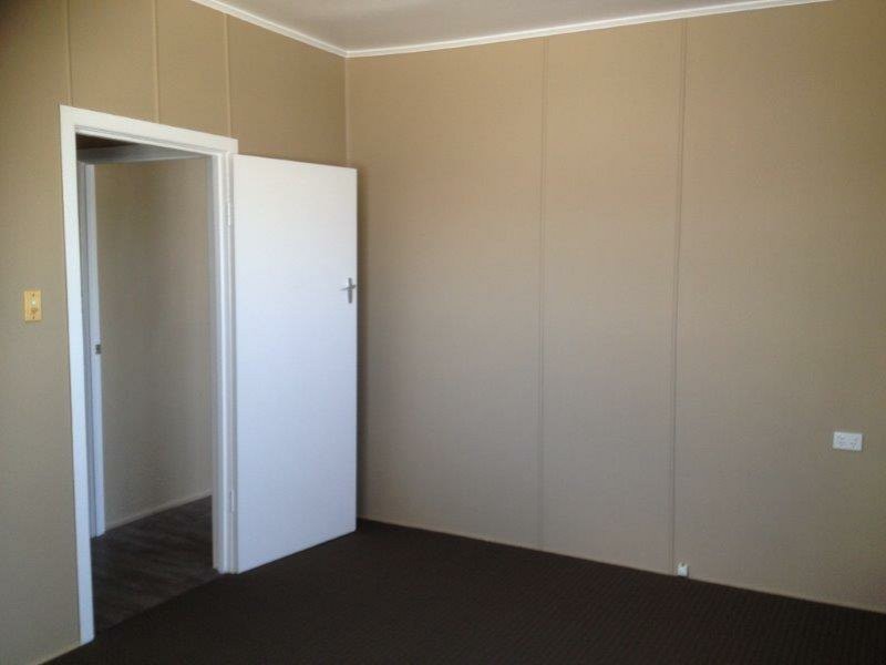 6 Hasted Street, Roma QLD 4455