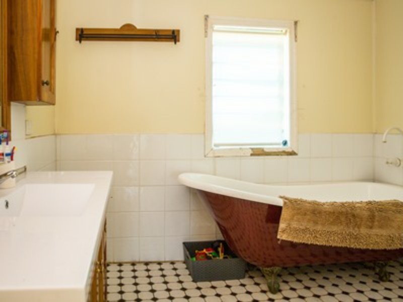 42 Burrowes Street, Surat QLD 4417