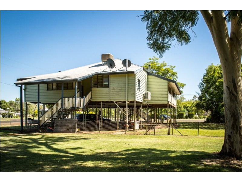 42 Burrowes Street, Surat QLD 4417