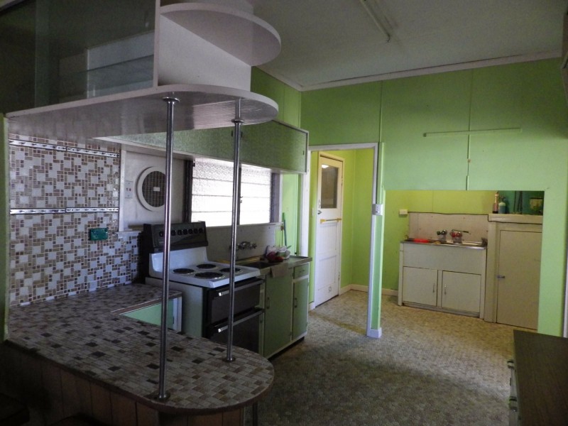 121 Miscamble Street, Roma QLD 4455