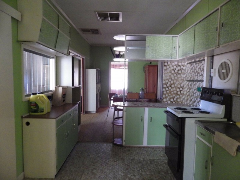 121 Miscamble Street, Roma QLD 4455
