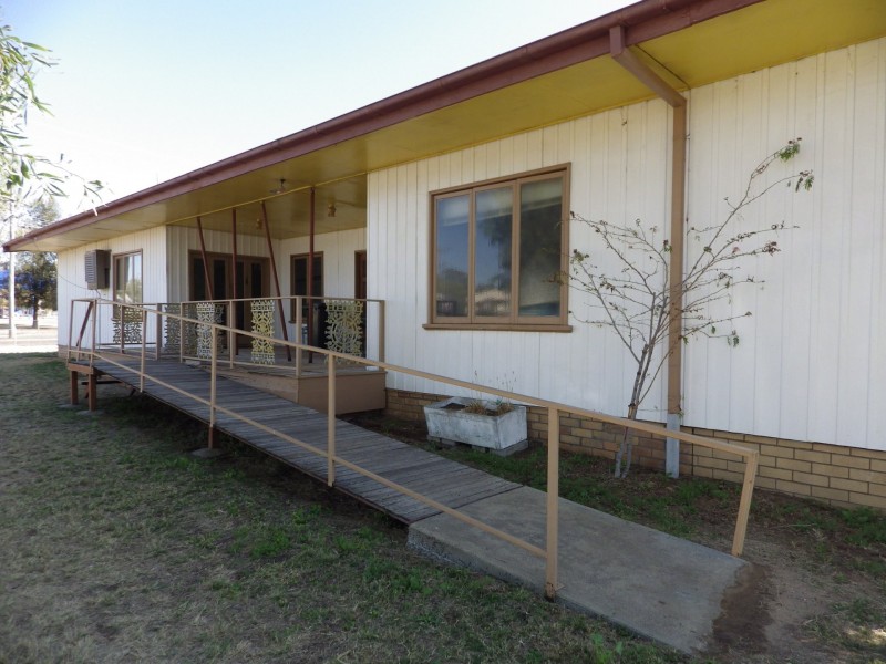 121 Miscamble Street, Roma QLD 4455