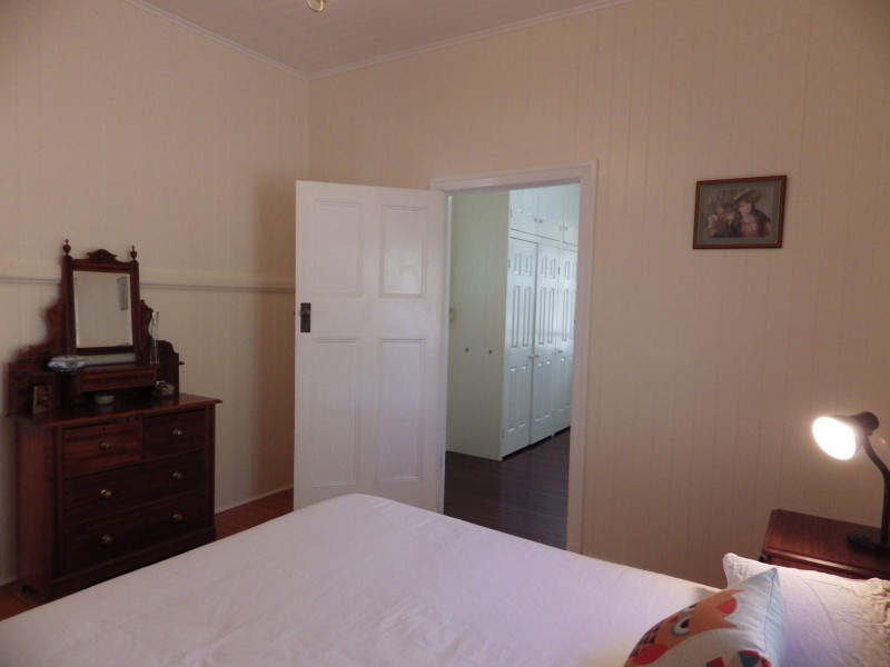 12 Lovell Street, Roma QLD 4455