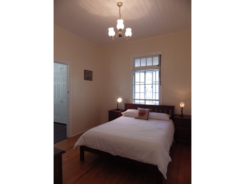 12 Lovell Street, Roma QLD 4455