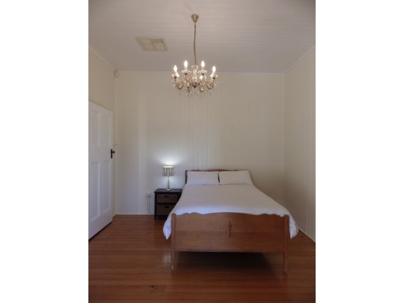 12 Lovell Street, Roma QLD 4455