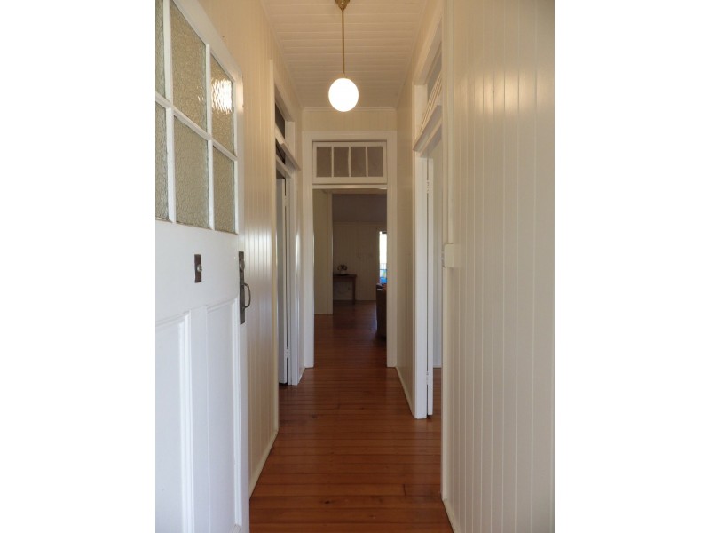 12 Lovell Street, Roma QLD 4455