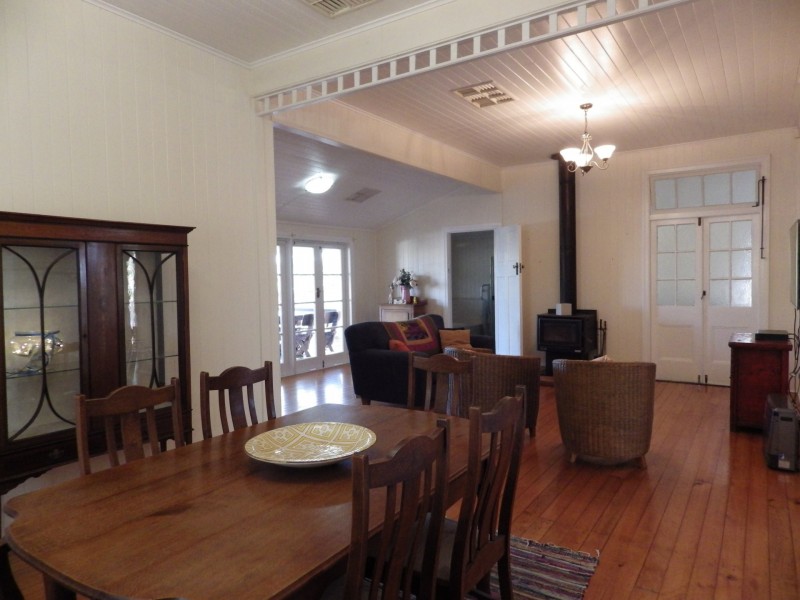 12 Lovell Street, Roma QLD 4455