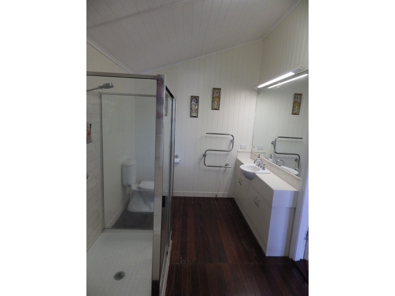 12 Lovell Street, Roma QLD 4455