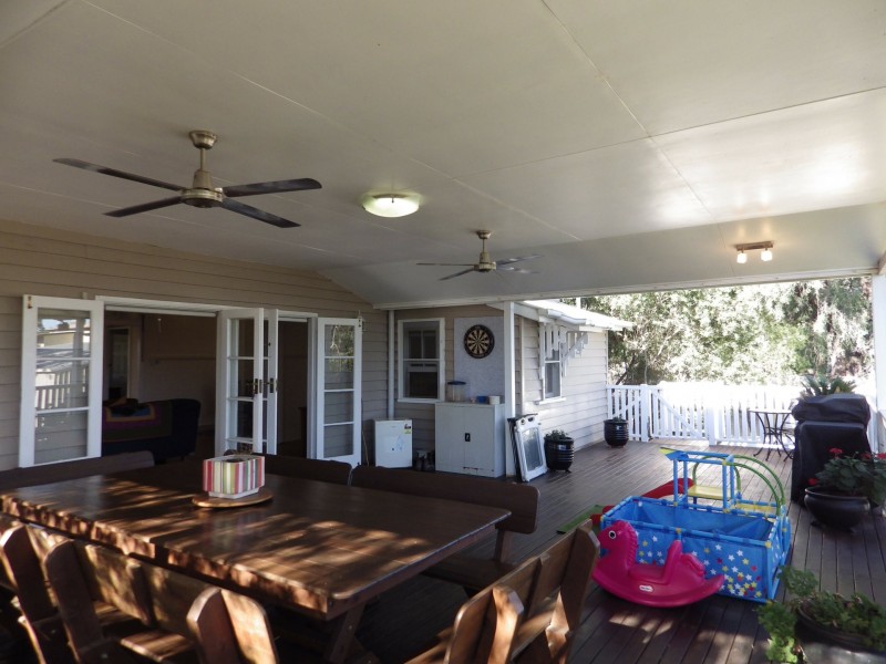 12 Lovell Street, Roma QLD 4455