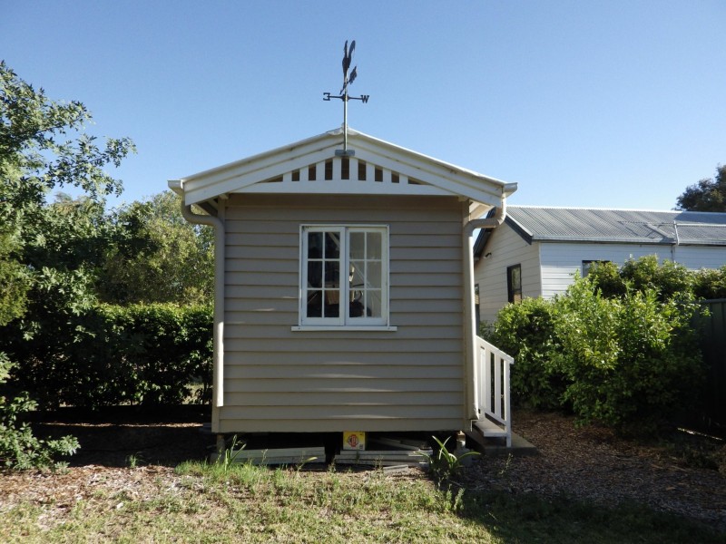 12 Lovell Street, Roma QLD 4455