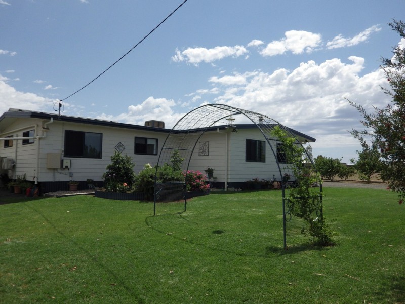 144 Bourne Drive, Roma QLD 4455