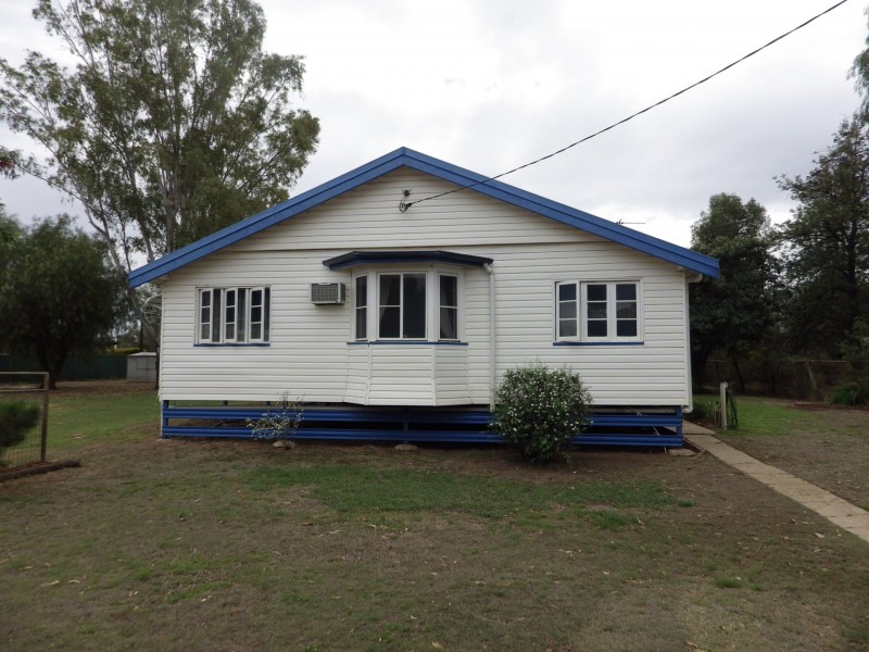 15 Burrowes Street, Surat QLD 4417