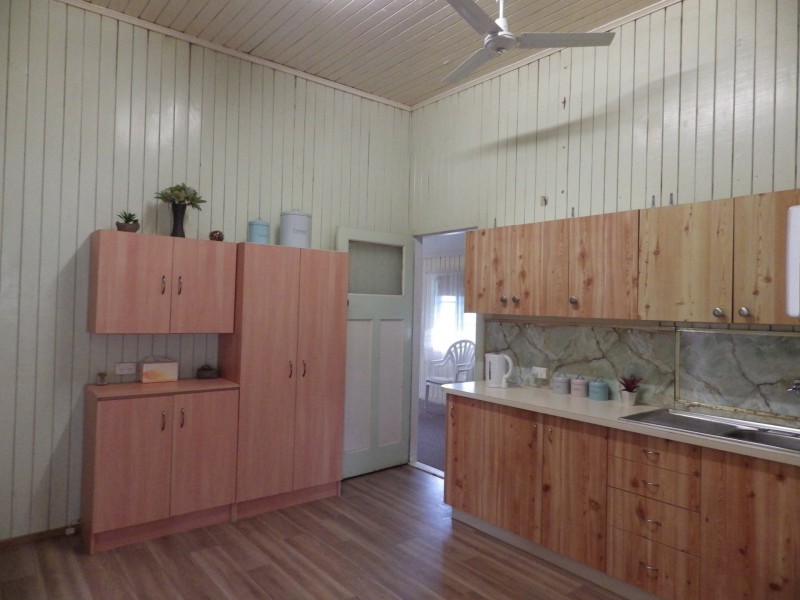 15 Burrowes Street, Surat QLD 4417