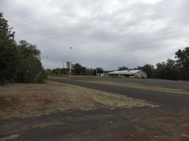 15 Burrowes Street, Surat QLD 4417