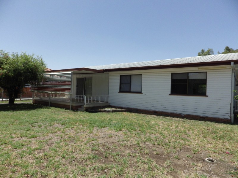 16 Howard Street, Roma QLD 4455