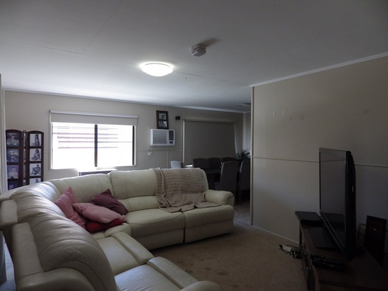 16 Howard Street, Roma QLD 4455