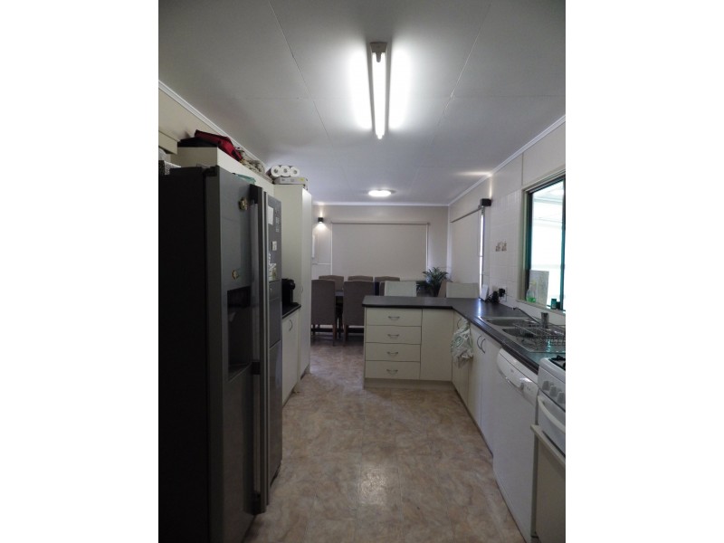 16 Howard Street, Roma QLD 4455
