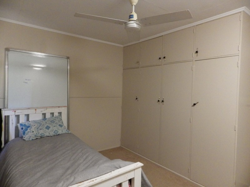 16 Howard Street, Roma QLD 4455